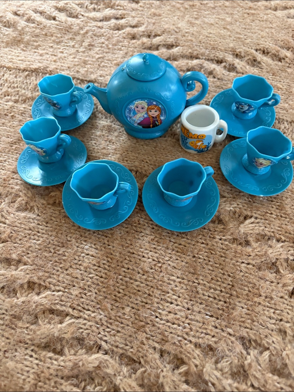 Frozen Themed Blue Toy Tea Set - Kids Party Playset